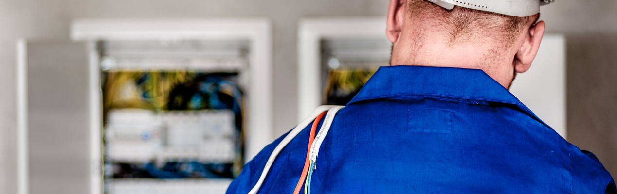 Elektromonter - elektroinstalater - elektromehaničar / elektromonterka ...